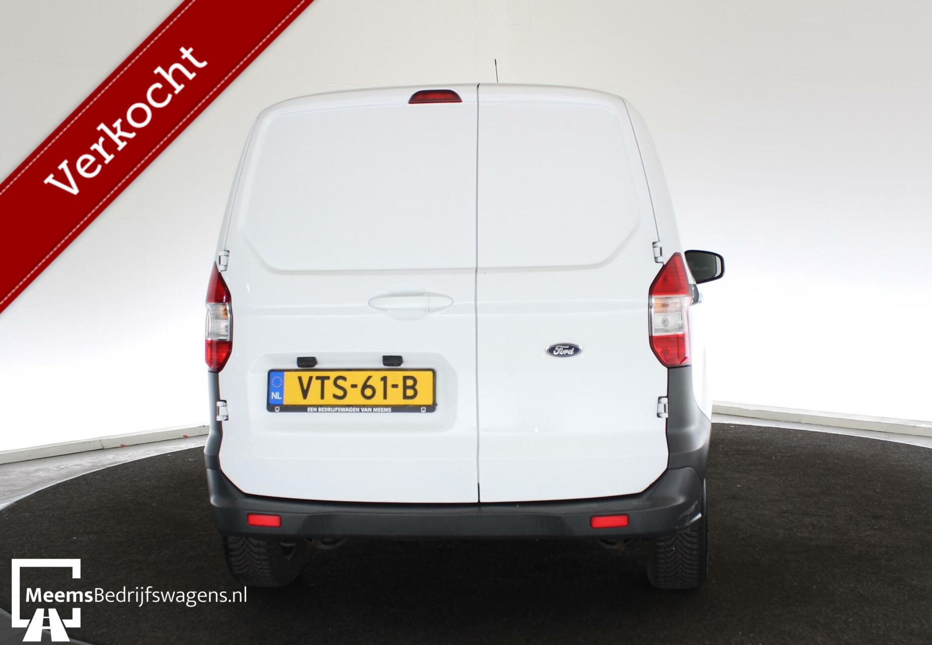 Foto van Ford Transit Courier Airco Cruise Stoelverw Bleut