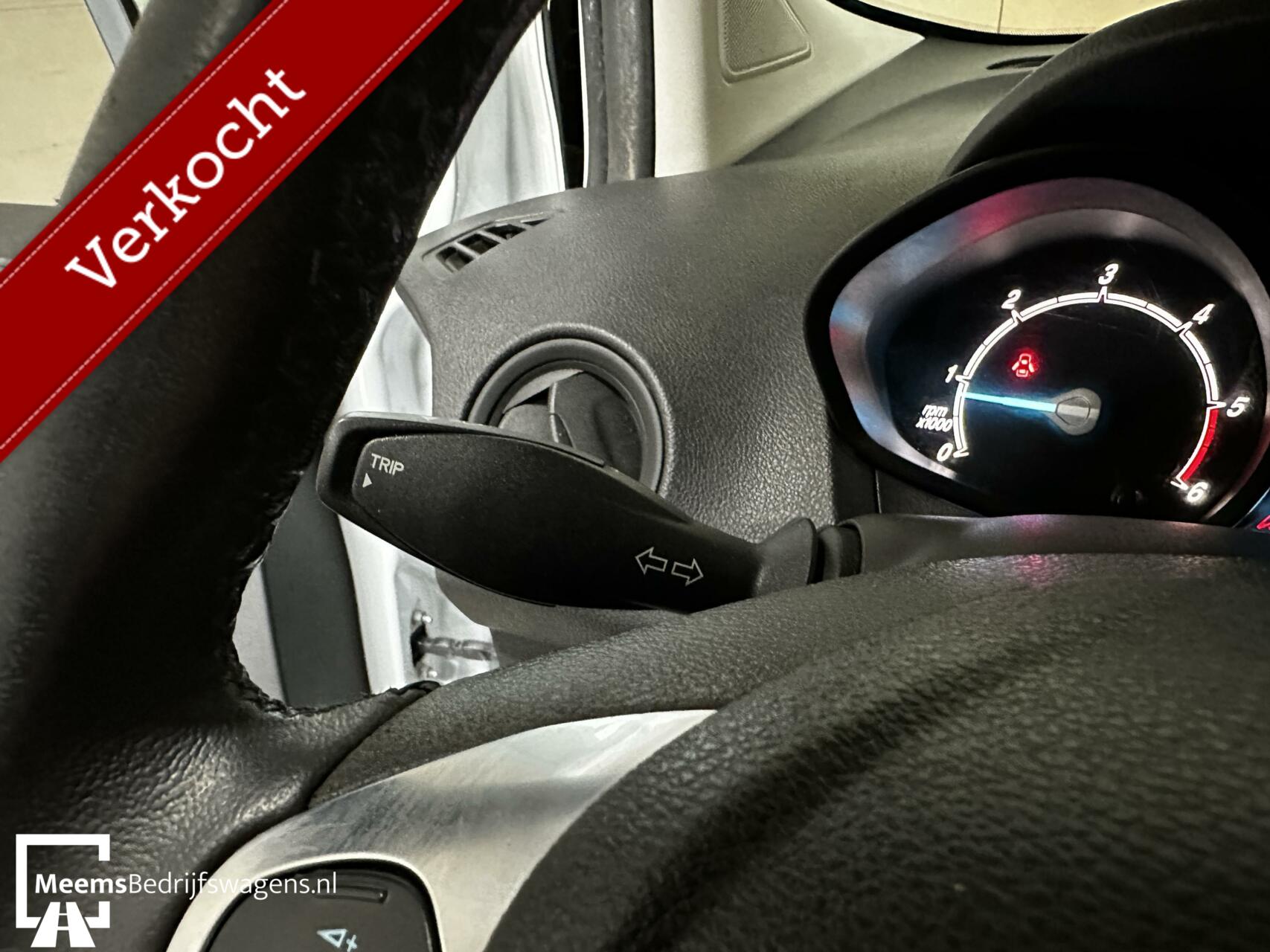 Foto van Ford Transit Courier Airco Cruise Stoelverw Bleut