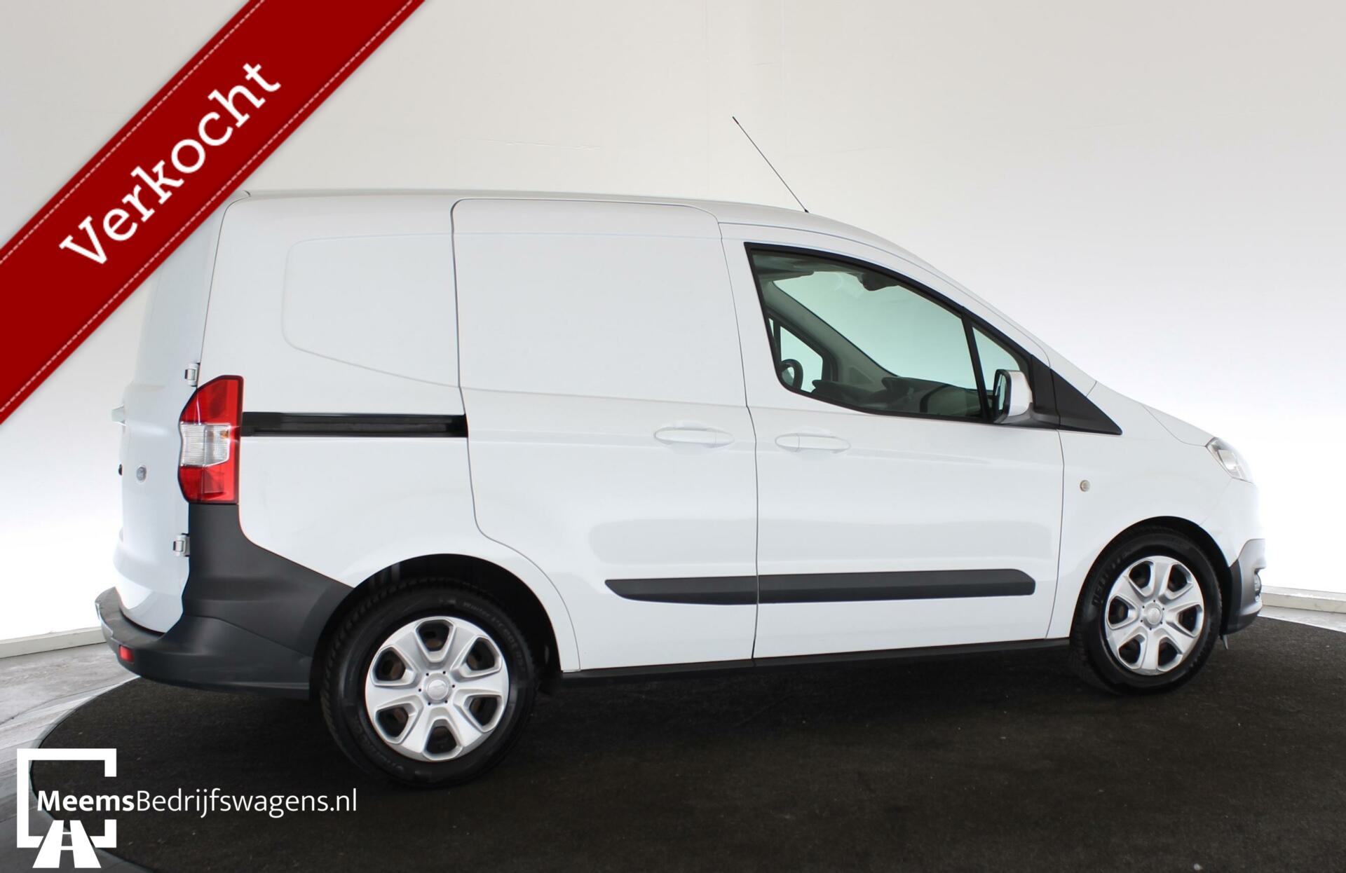 Foto van Ford Transit Courier Airco Cruise Stoelverw Bleut