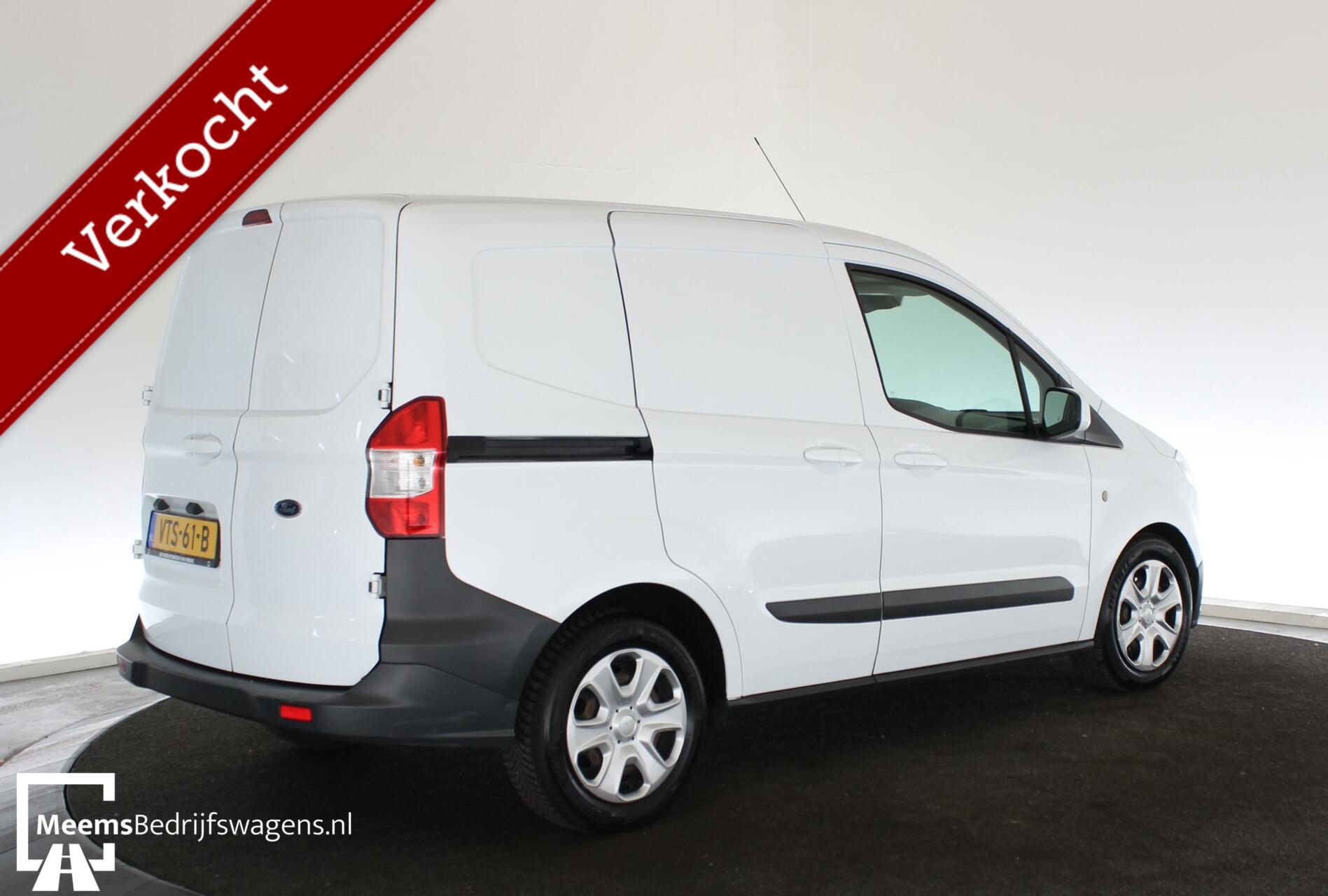 Foto van Ford Transit Courier Airco Cruise Stoelverw Bleut