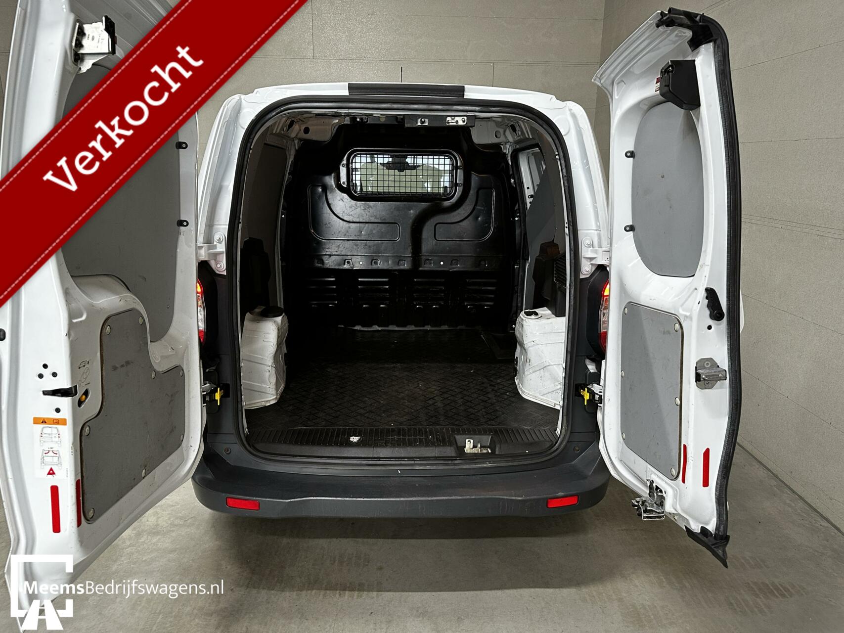 Foto van Ford Transit Courier Airco Cruise Stoelverw Bleut
