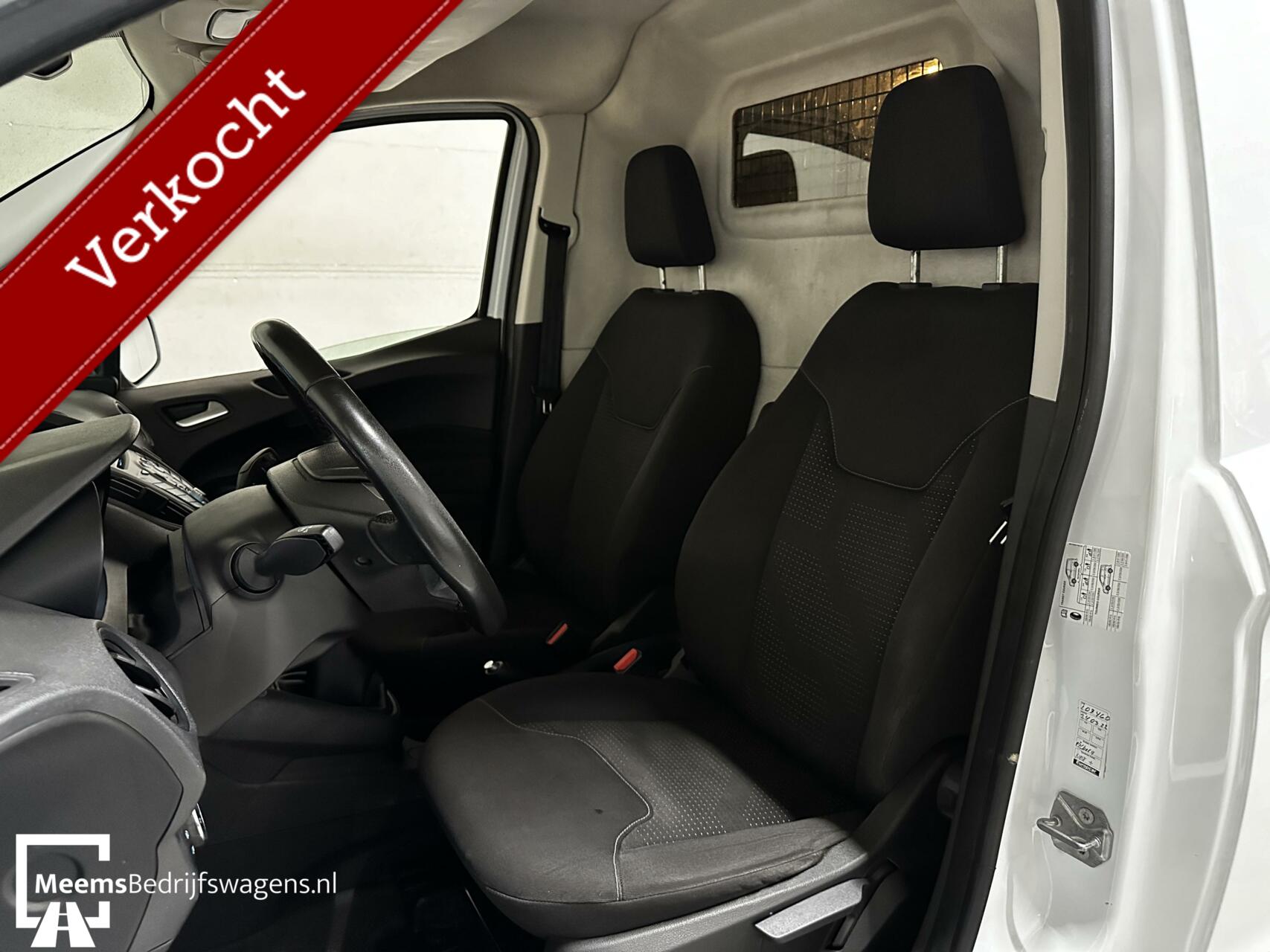 Foto van Ford Transit Courier Airco Cruise Stoelverw Bleut
