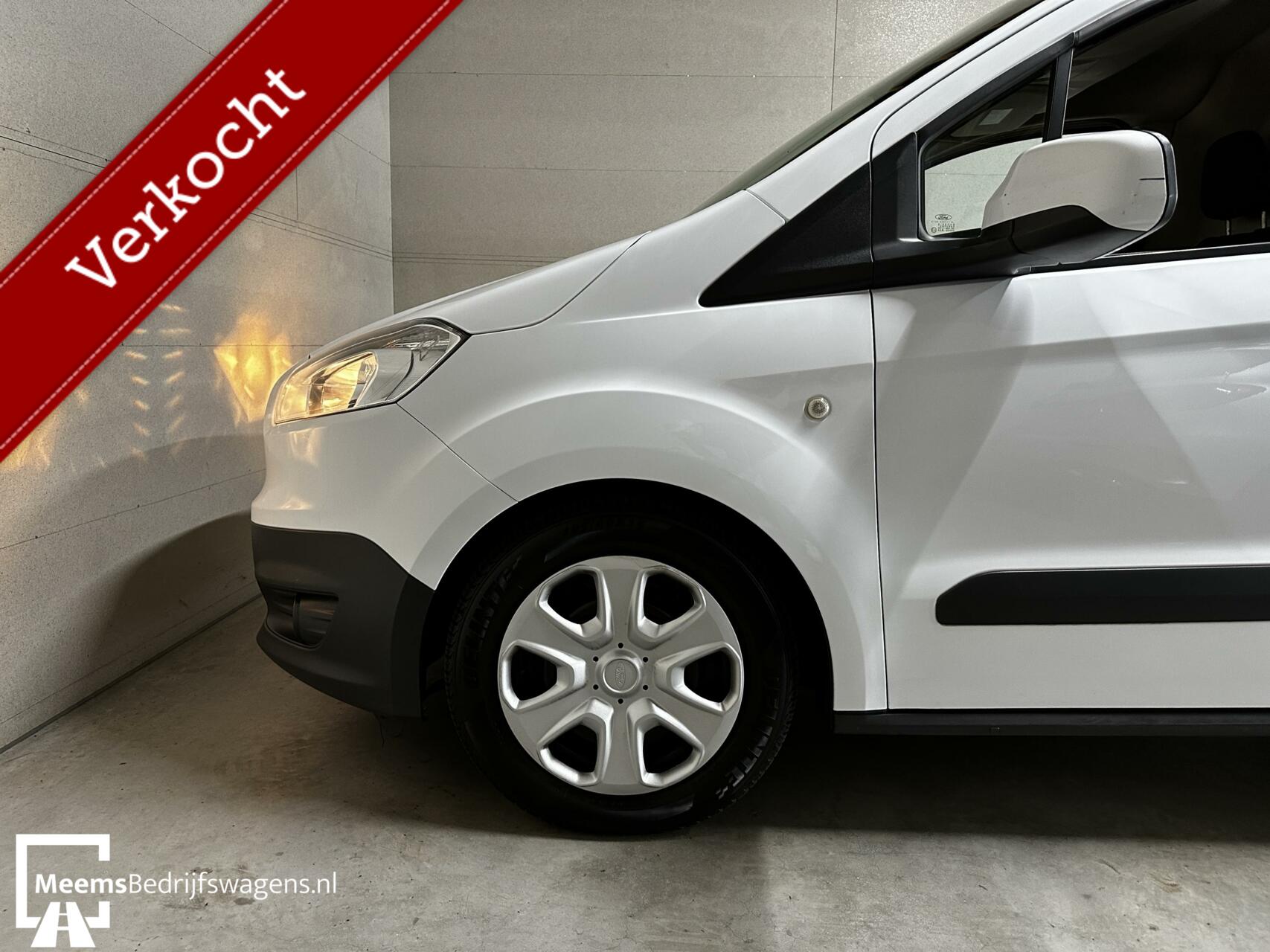 Foto van Ford Transit Courier Airco Cruise Stoelverw Bleut