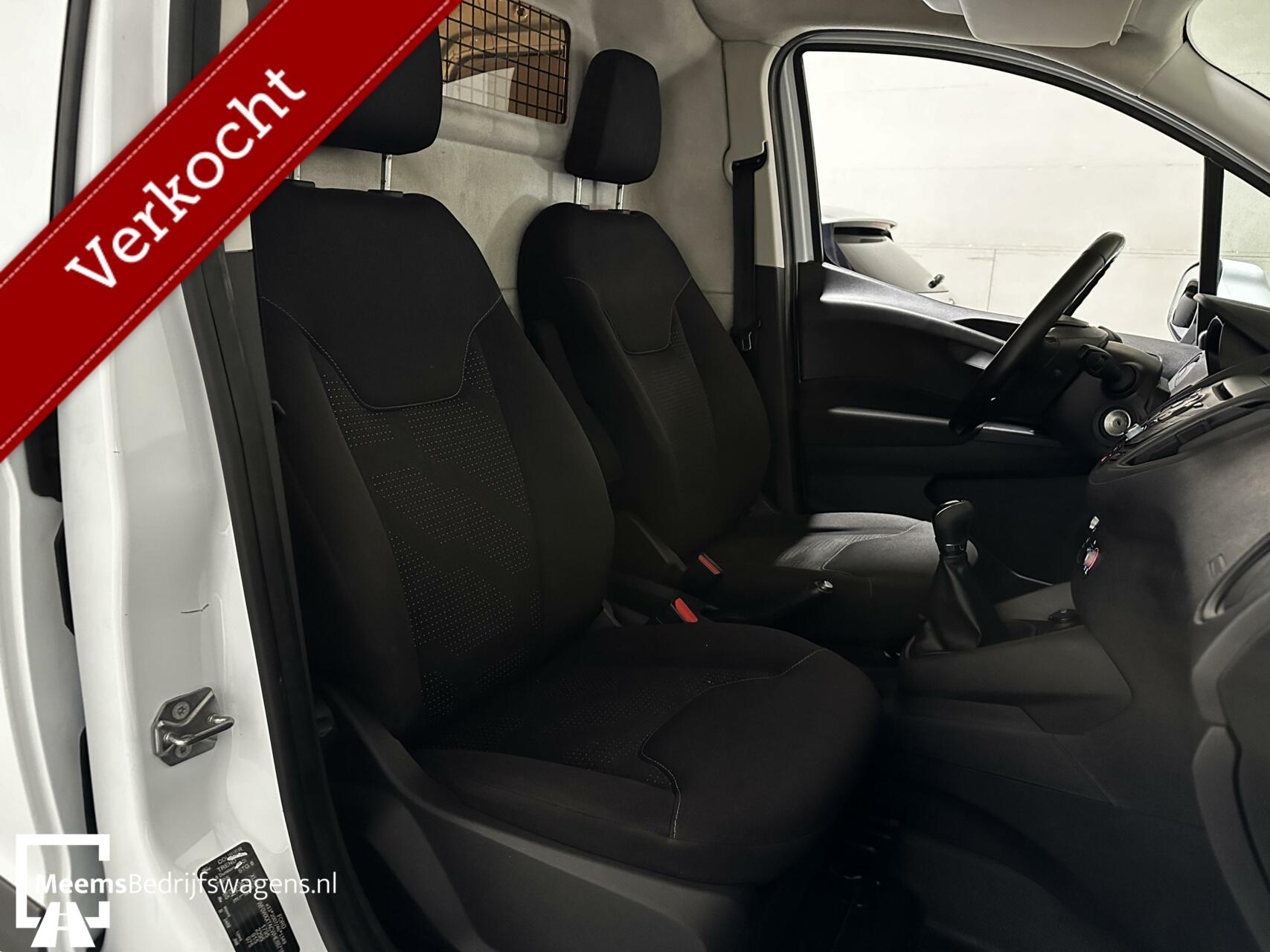 Foto van Ford Transit Courier Airco Cruise Stoelverw Bleut