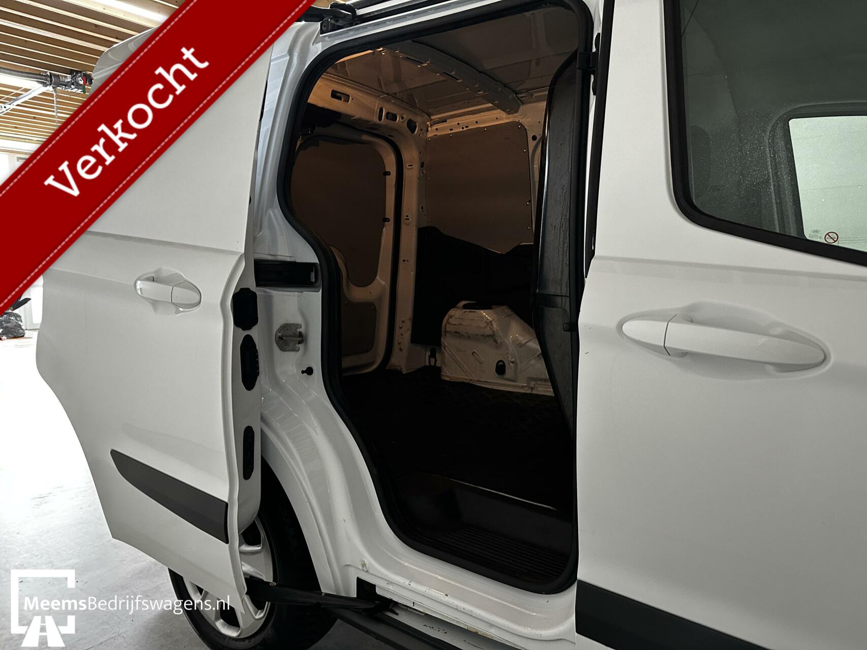 Foto van Ford Transit Courier Airco Cruise Stoelverw Bleut