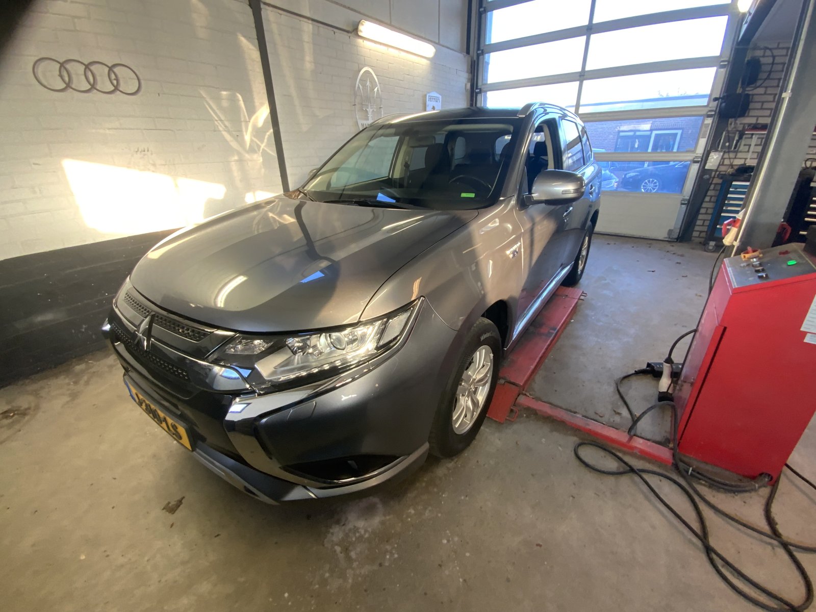 Mitsubishi Outlander 2.4 PHEV Pure 2020 - voorkant