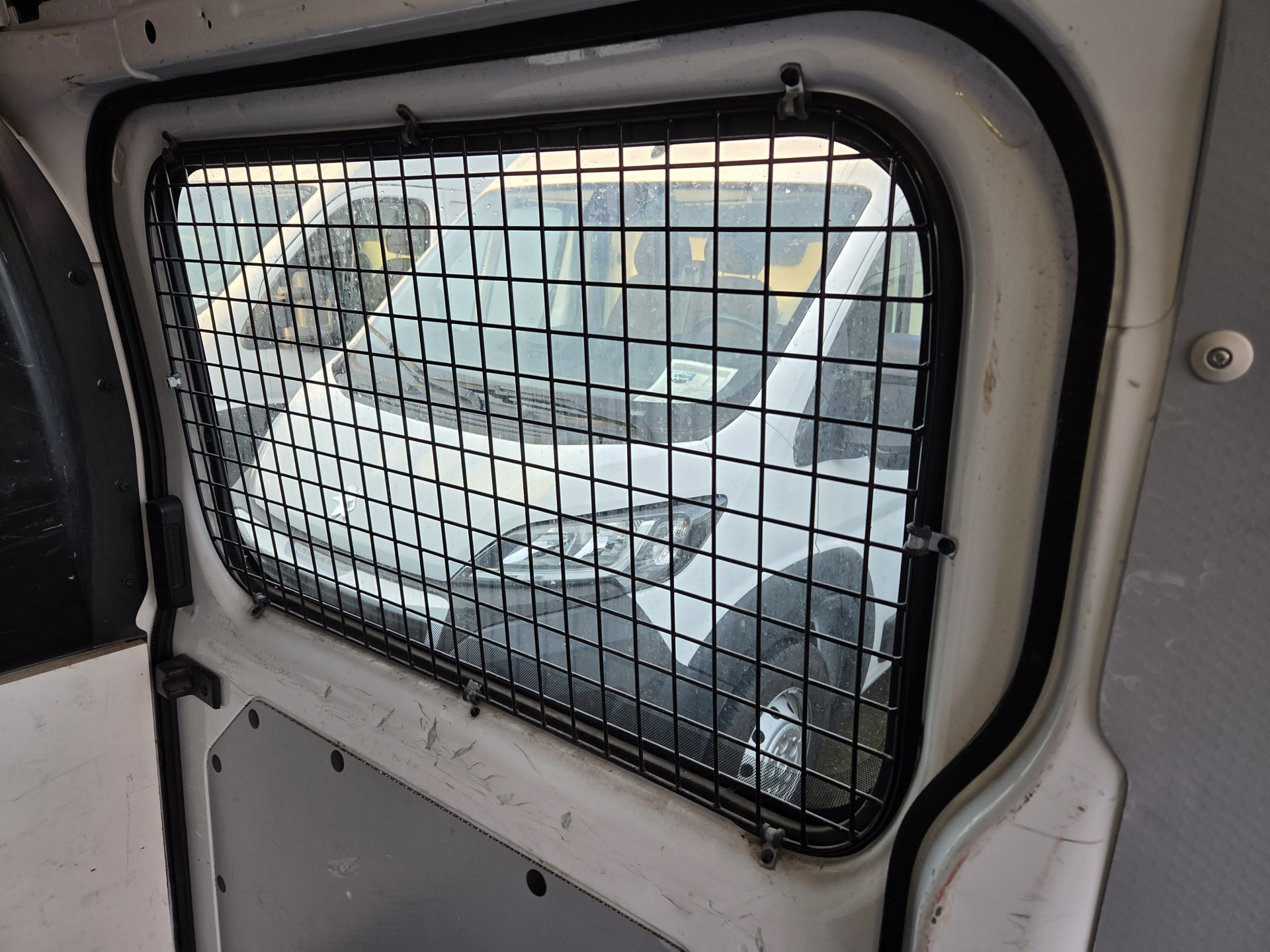 Foto van Ford Transit 300s FD Van LR 115dpf 4.36