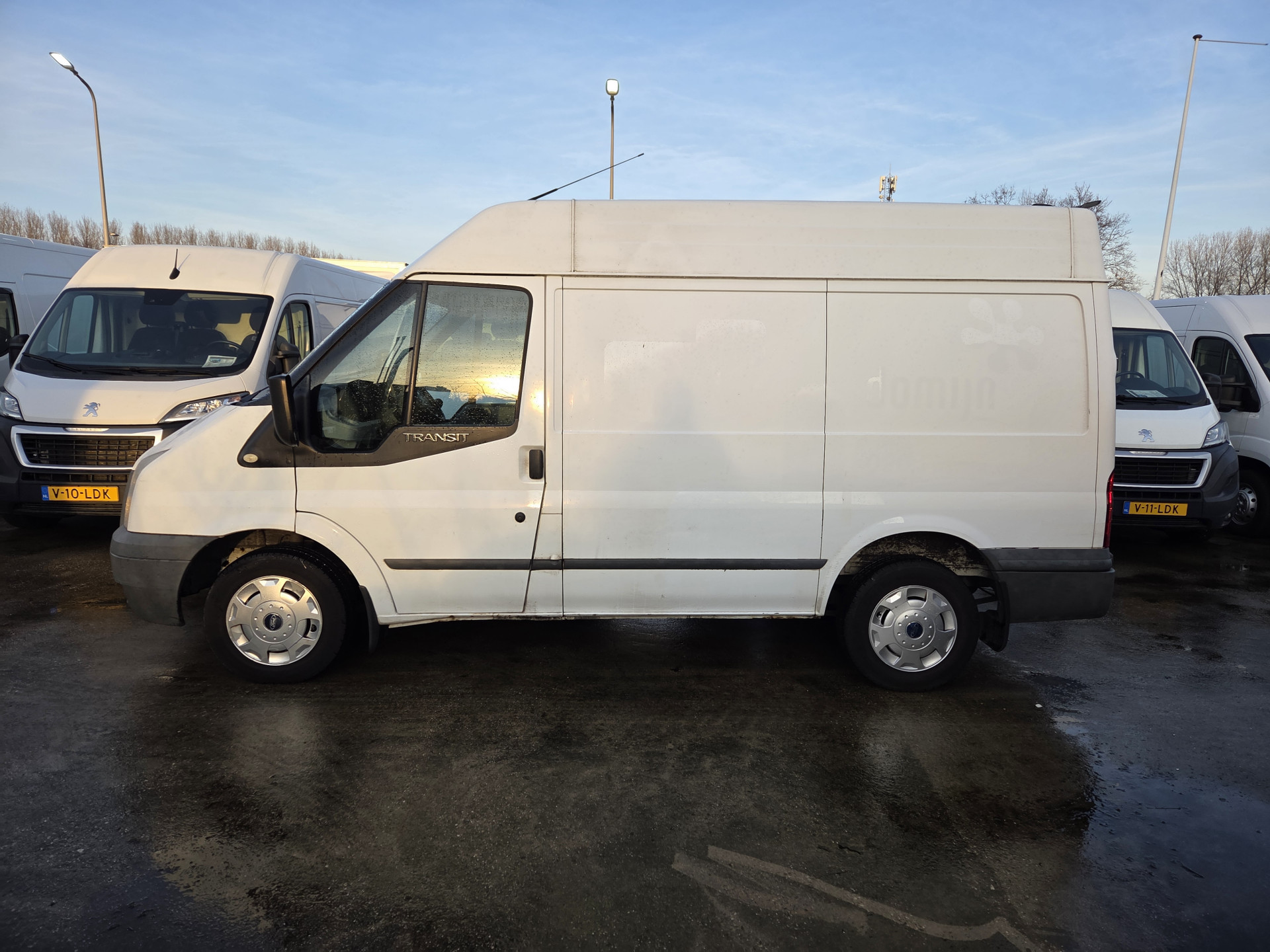 Foto van Ford Transit 300s FD Van LR 115dpf 4.36