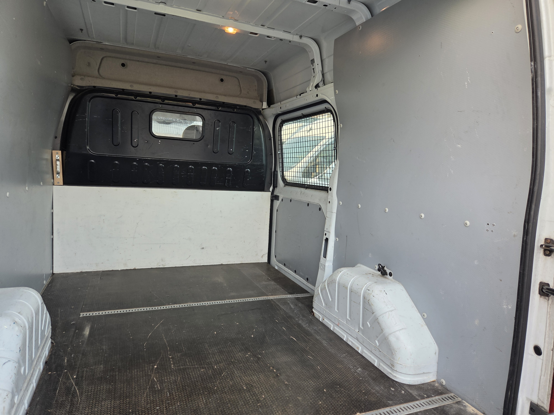 Foto van Ford Transit 300s FD Van LR 115dpf 4.36