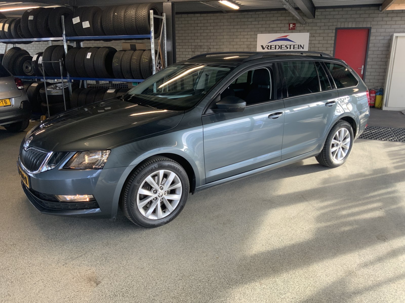 Skoda Octavia Combi 1.0 TSI Grt Amb. Bns 2019 - voorkant