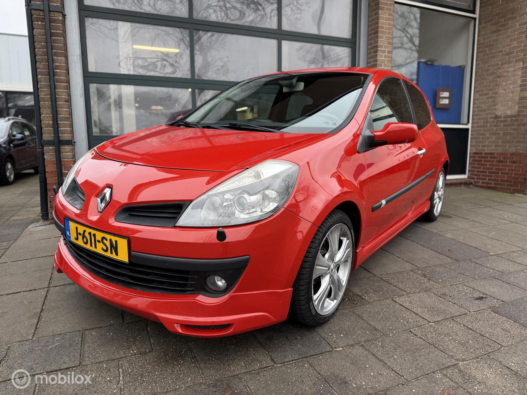 Renault Clio 2.0-16V Initiale / Automaat! / 109Dkm! / 140PK / 2007 - voorkant