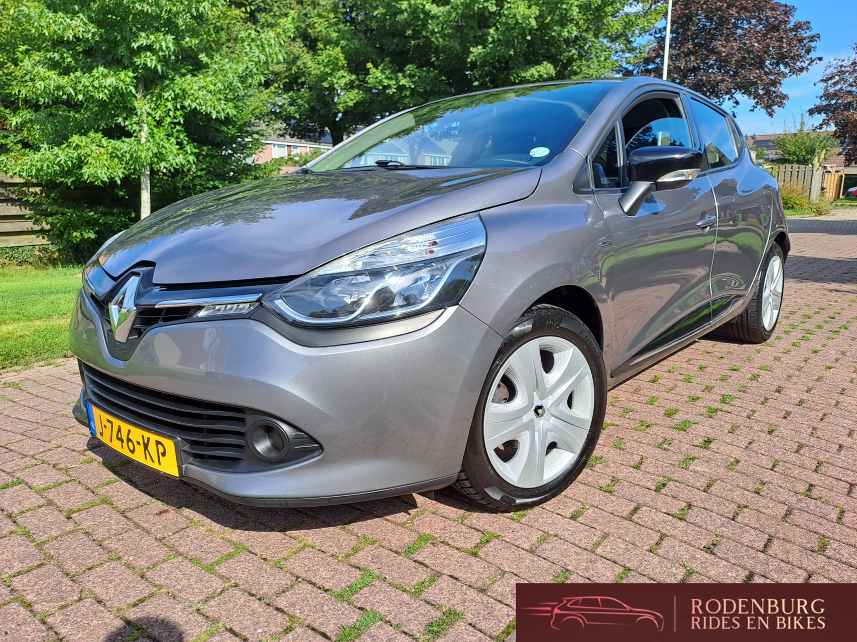 Renault Clio 1.2 16V LIMITED  grote beurt+nieuwe apk 2016 - voorkant