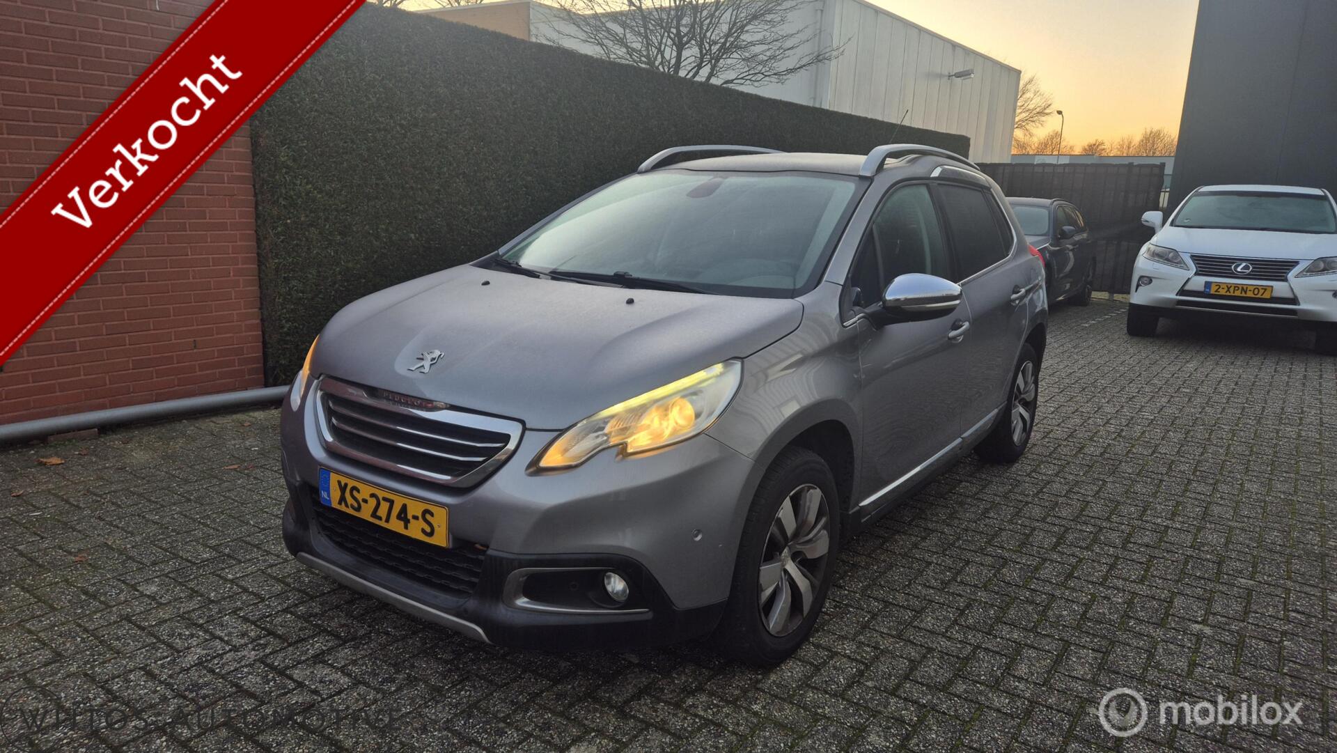 Peugeot 2008 1.2 PureTech Allure Pack Premium Plus, pano 2015 - voorkant