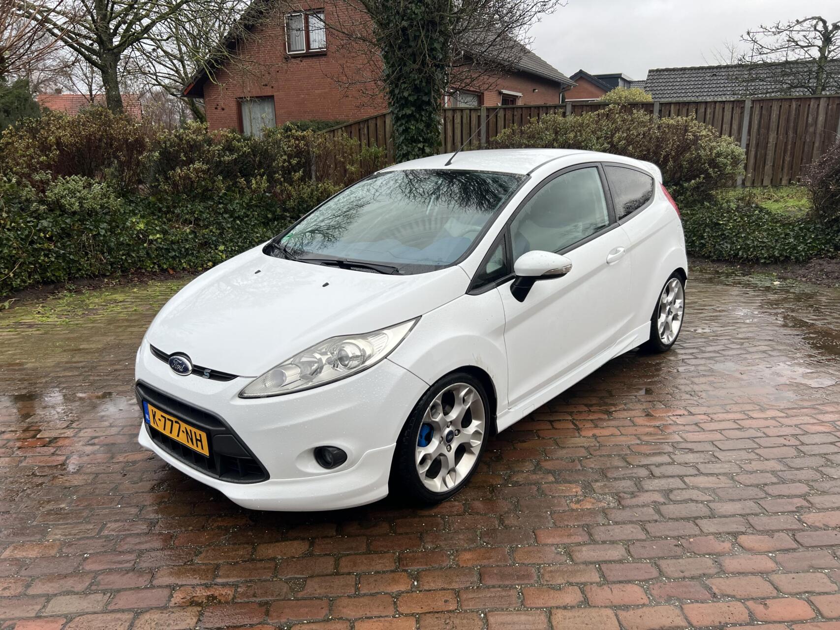 Ford Fiesta 1.6 Sport Leder| Stoelverwarming 2009 - voorkant