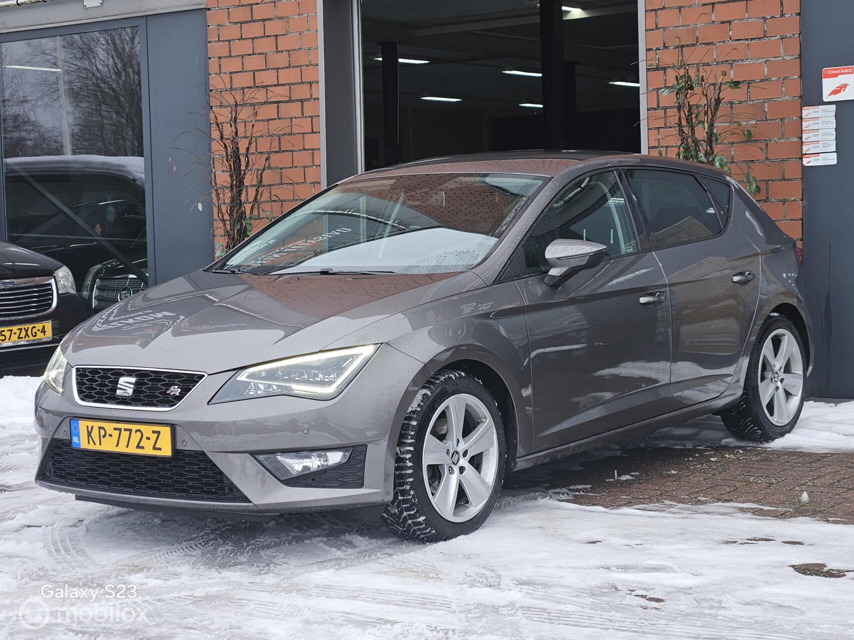 Seat Leon 1.4 TSI FR 150pk  Carplay Navi Clima Cruise Camera 2017 - voorkant