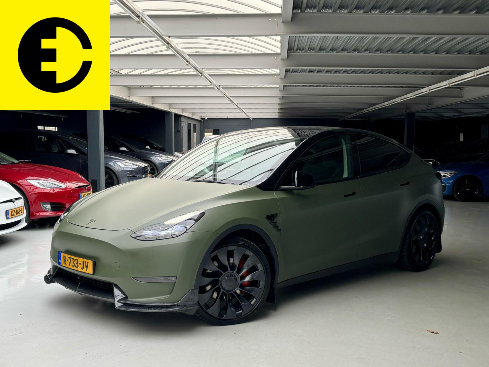 Tesla Model Y Performance AWD 75 kWh | Mat groene wrap | Doorlopende achterlichten 2022 - voorkant