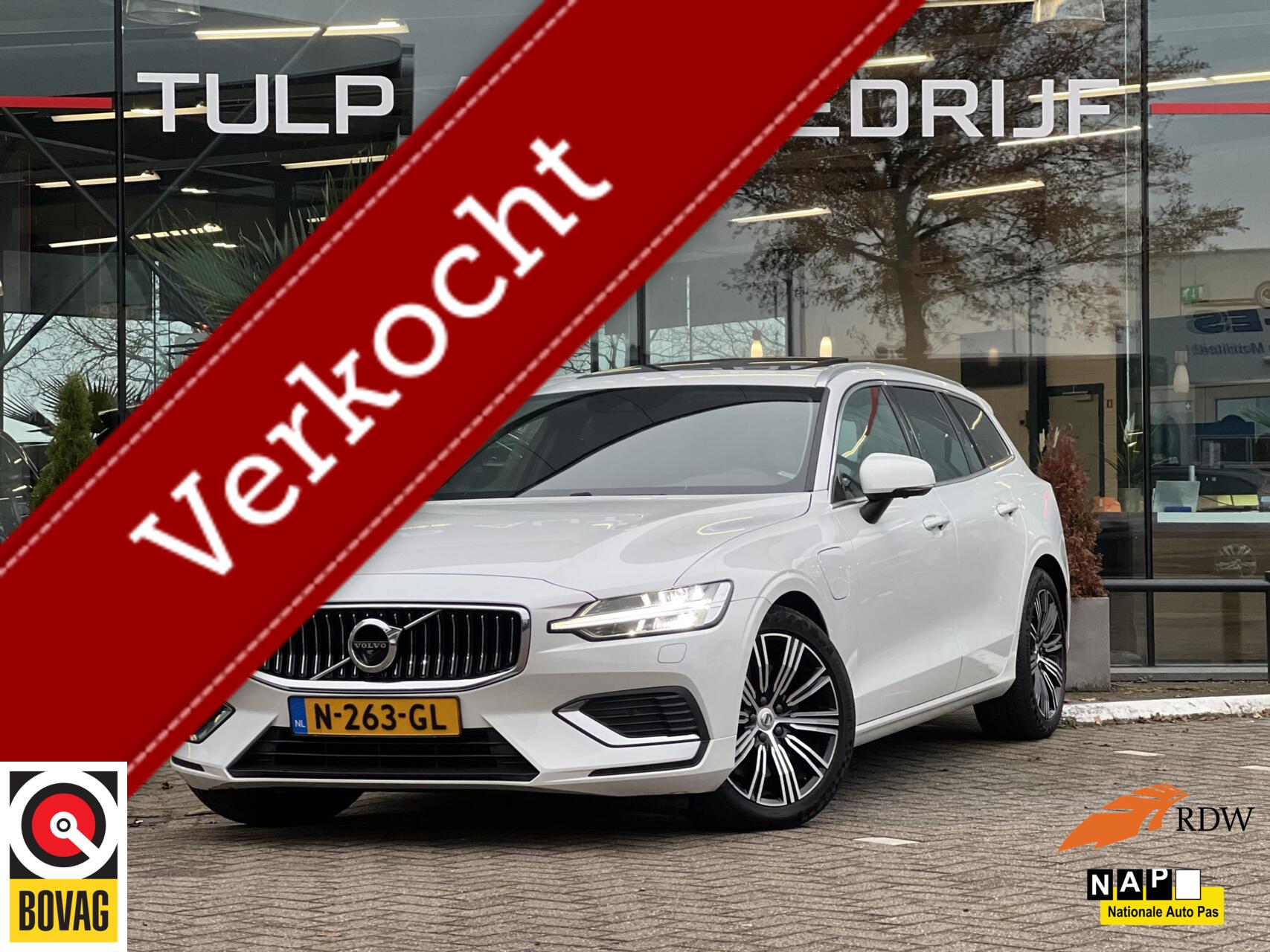 Volvo V60 2.0 T6 Recharge AWD Inscription AUT Pano LED Leder NAP 2021 - voorkant