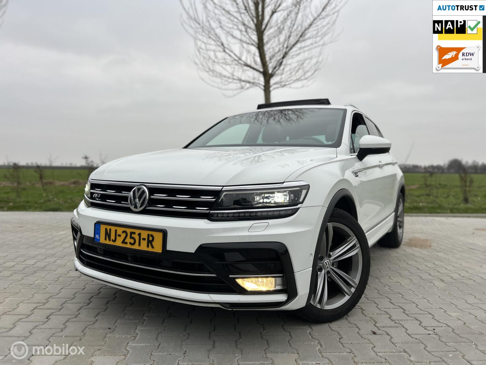 Volkswagen Tiguan 1.4 TSI ACT R-LINE|APK|STOELV|TREKH|PANO 2017 - voorkant