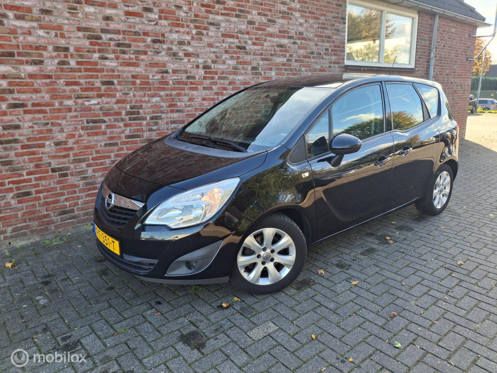 Opel Meriva 1.4 Turbo Color Edition 2011 - voorkant