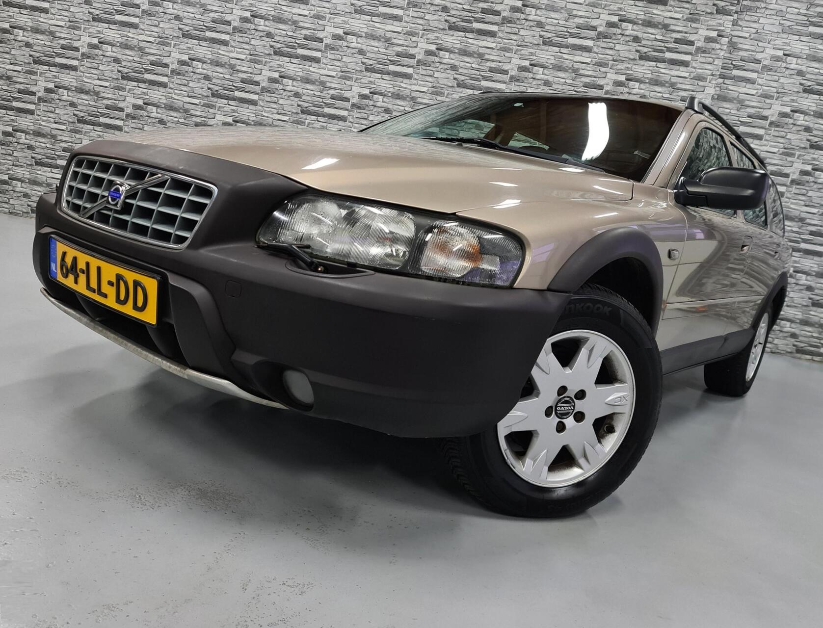 Volvo V70 2.5 T Geartronic Comfort Line AWD*Vol.onderhouden 2003 - voorkant