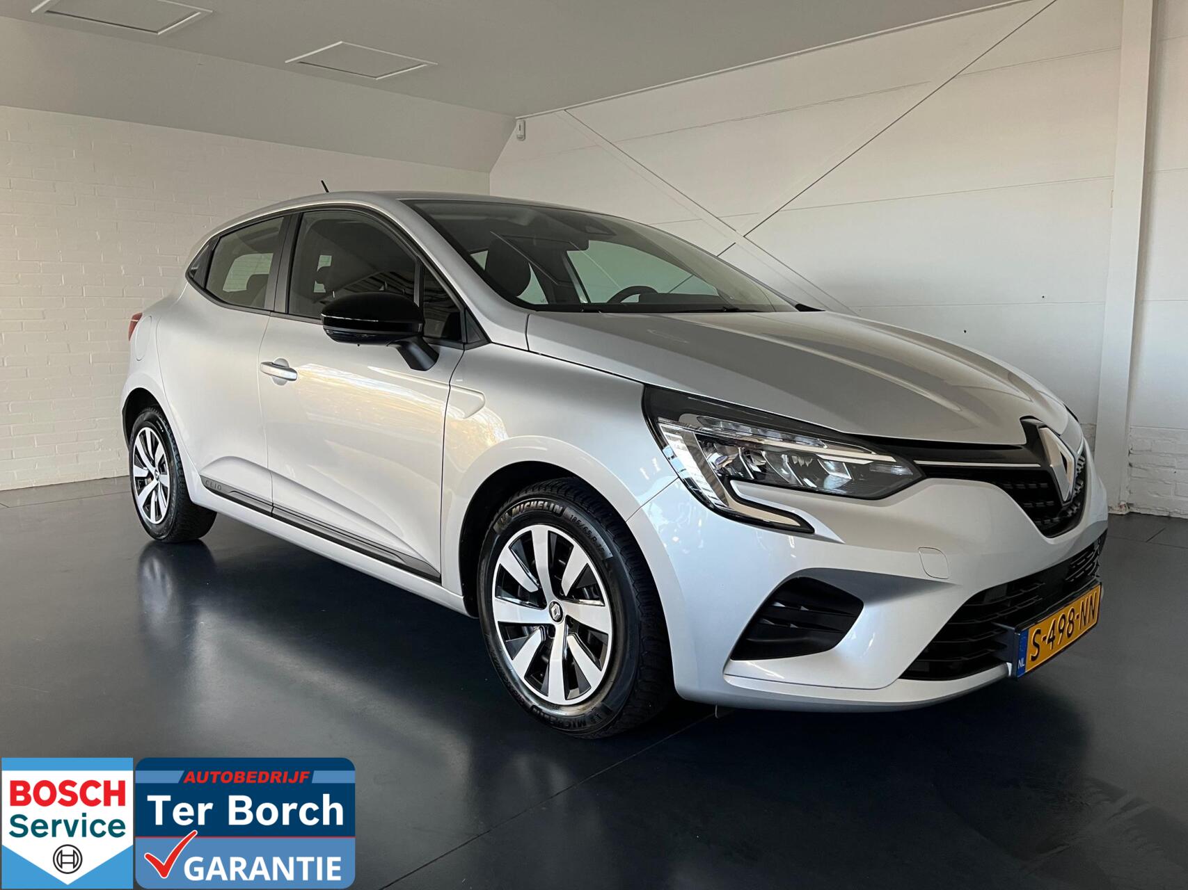 Renault Clio 1.0 TCe 90 Equilibre,LED,Navigatie,All-seasen 2023 - voorkant