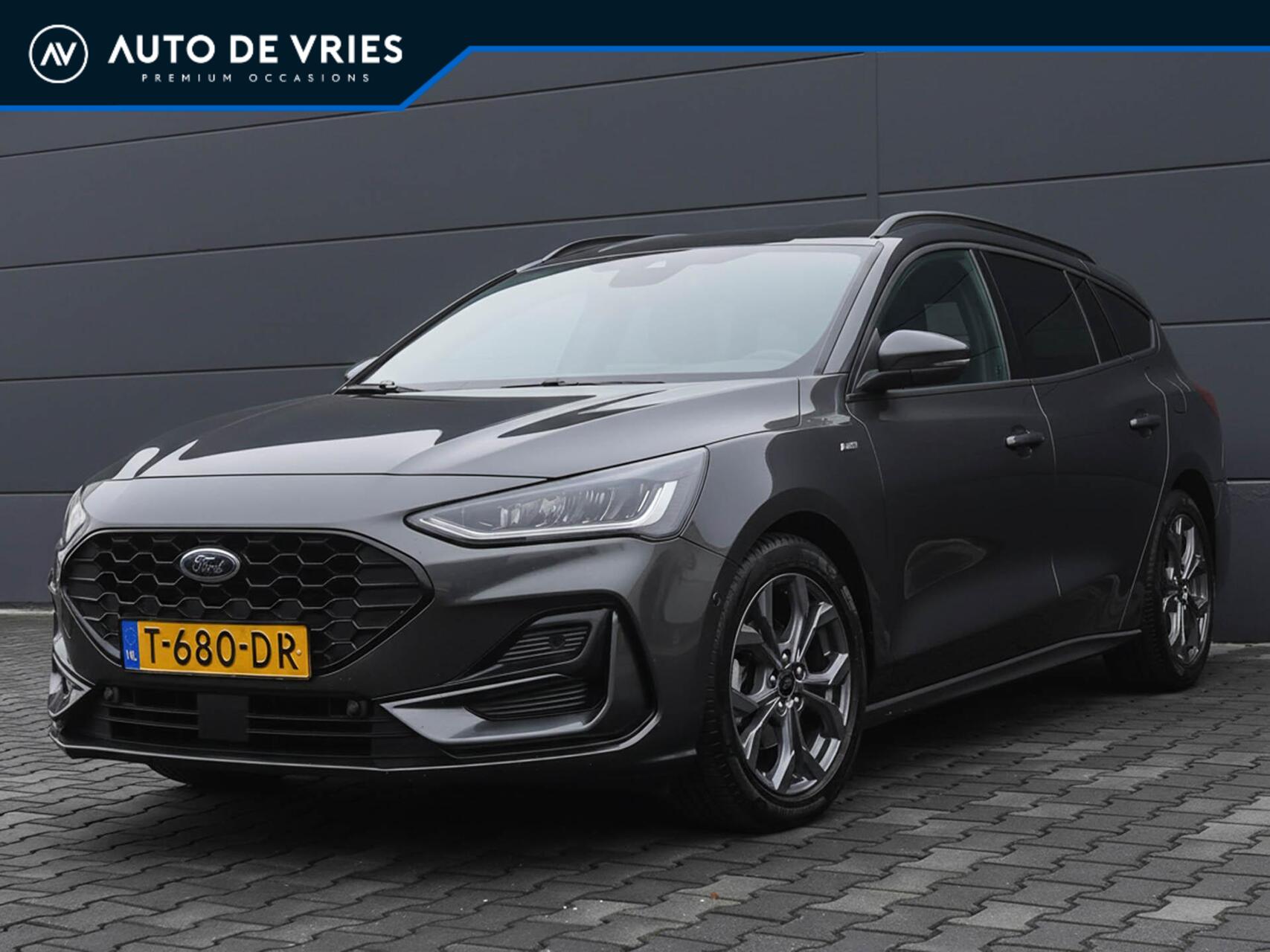 Ford Focus 1.0 EcoBoost Hybrid 125pk ST Line | Navigatie | Winterpakket | Trekhaak 2023 - voorkant