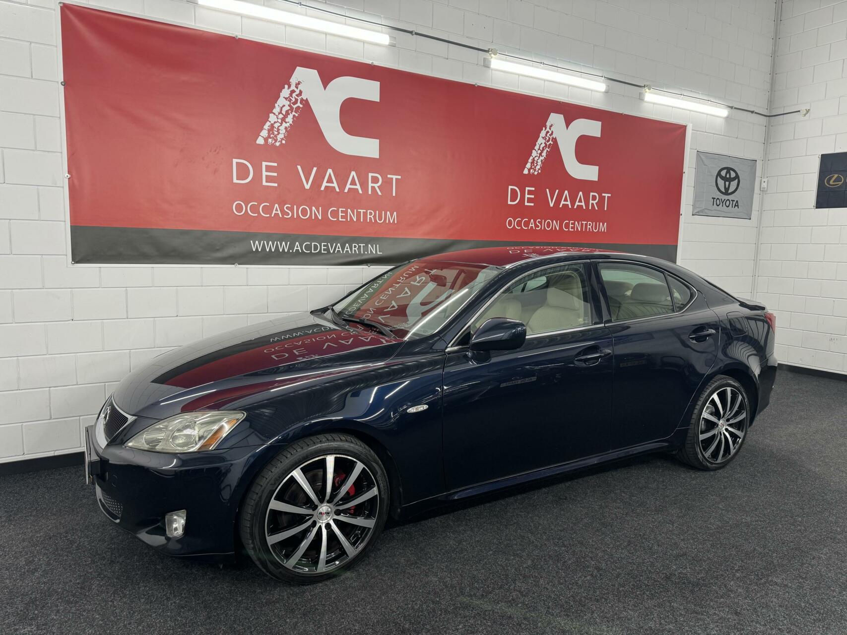 Foto van Lexus IS
