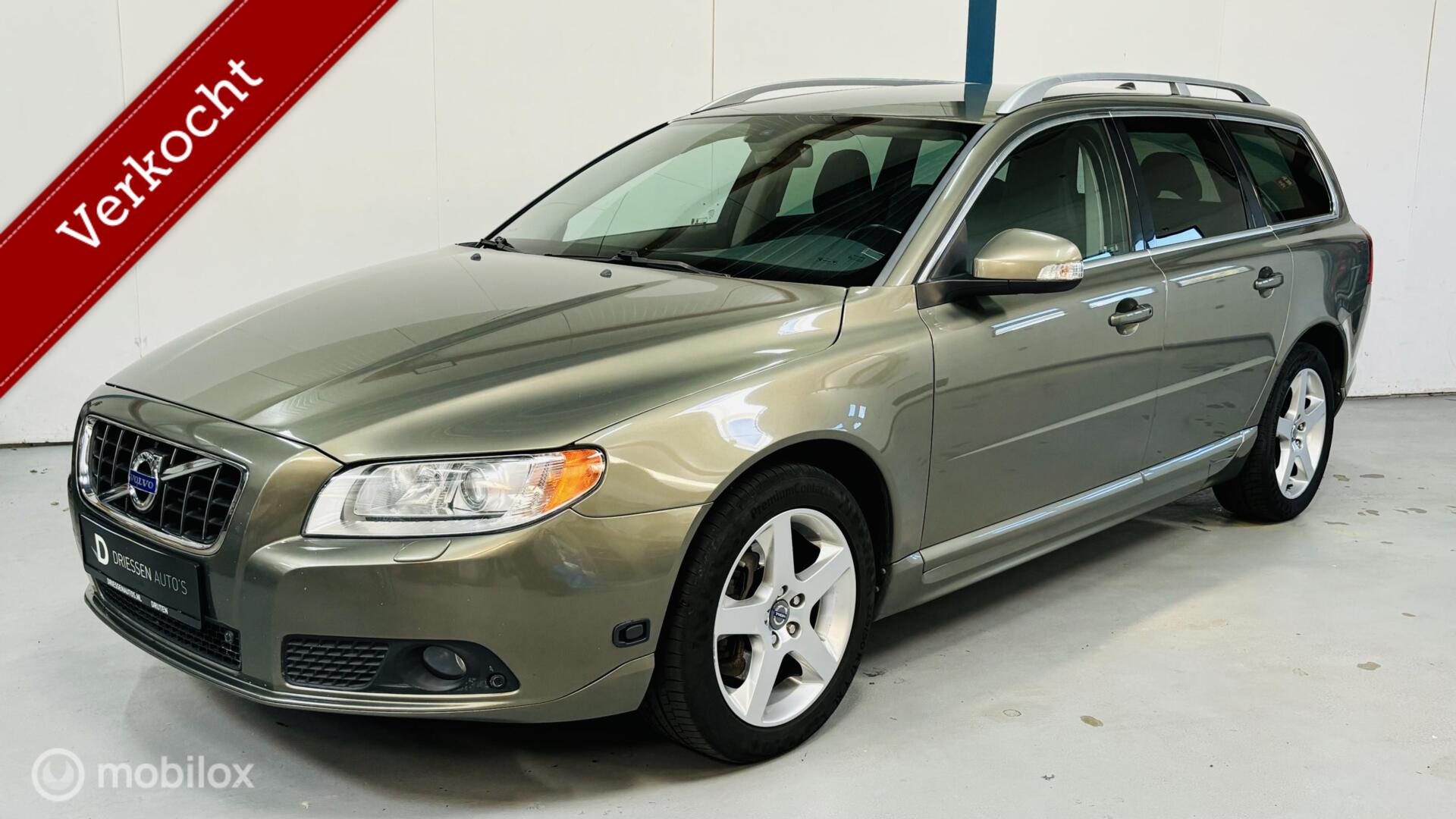 Volvo V70 2.5FT Summum LEER / XENON 2010 - voorkant
