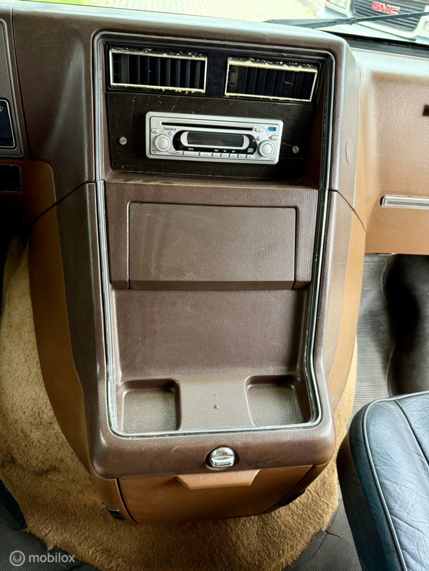 Foto van Chevrolet Chevy Van 30 D. Camper