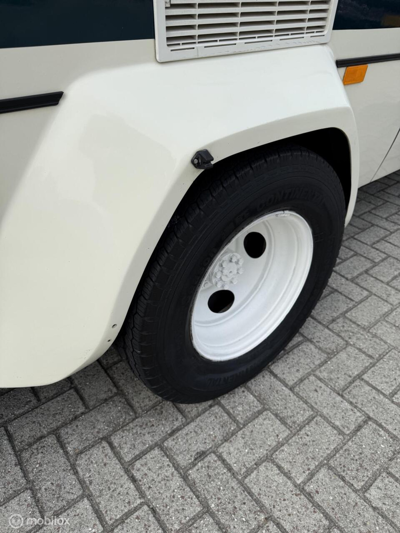 Foto van Chevrolet Chevy Van 30 D. Camper