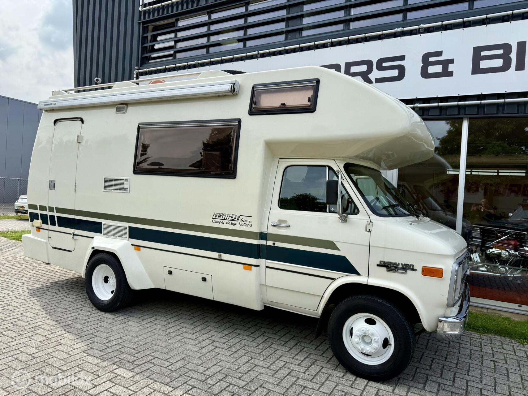 Foto van Chevrolet Chevy Van 30 D. Camper