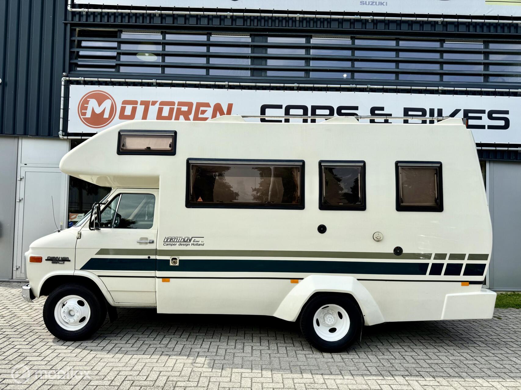 Foto van Chevrolet Chevy Van 30 D. Camper