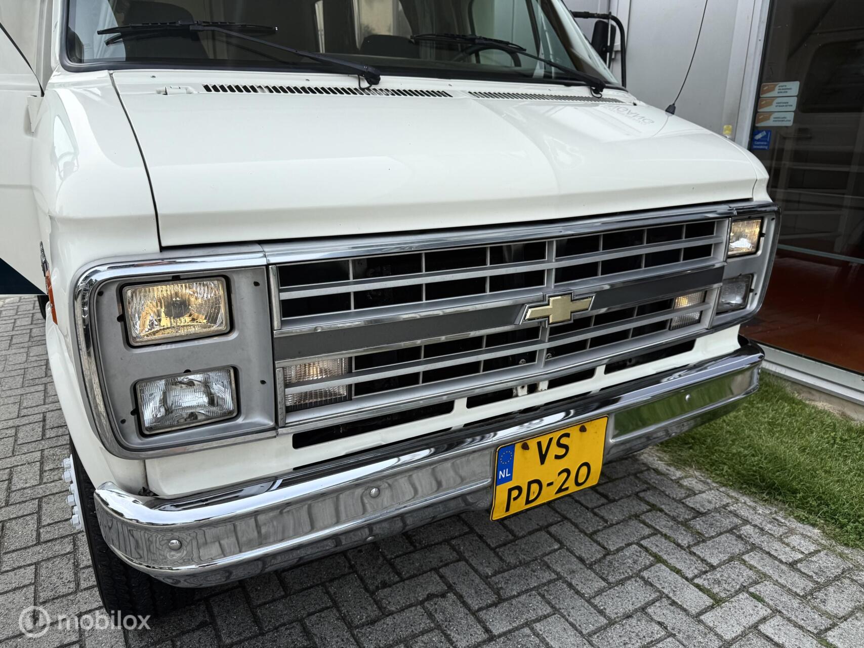 Foto van Chevrolet Chevy Van 30 D. Camper