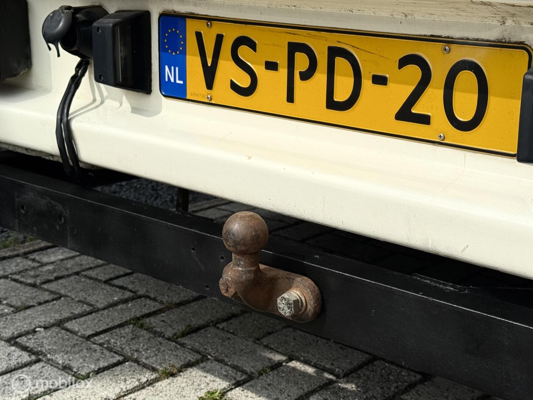 Foto van Chevrolet Chevy Van 30 D. Camper