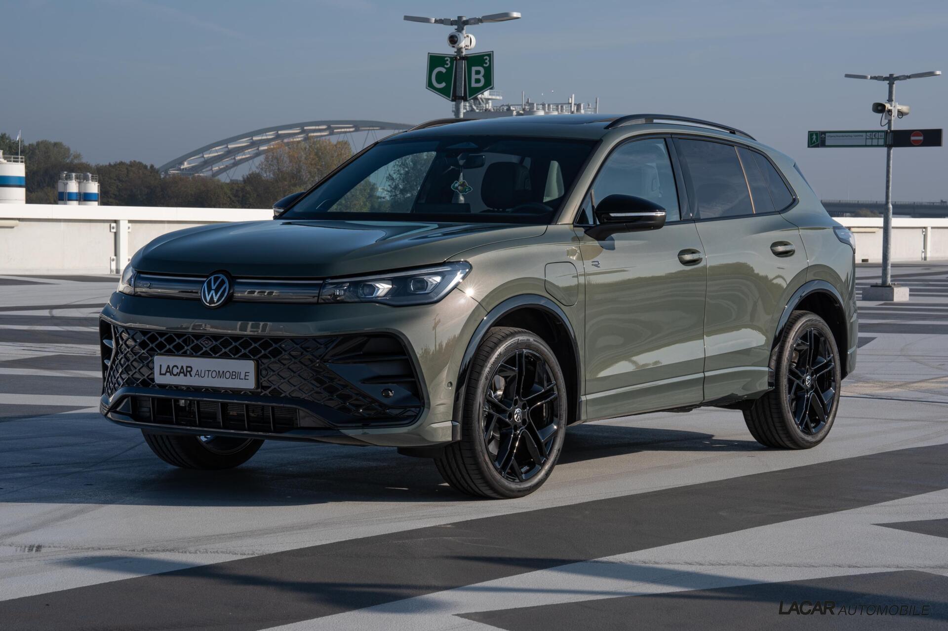 Volkswagen Tiguan 1.5 eHybrid R-Line 272 pk I Leder I Pano 2025 - voorkant
