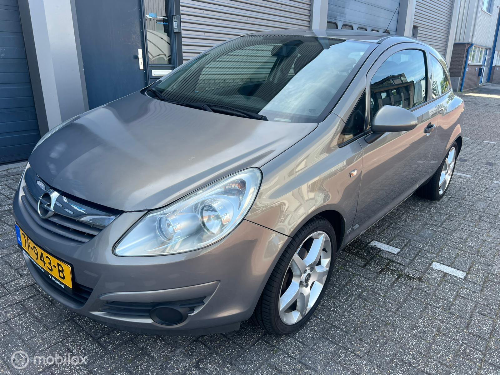 Opel Corsa 1.2-16V Selection AUTOMAAT 2010 - voorkant
