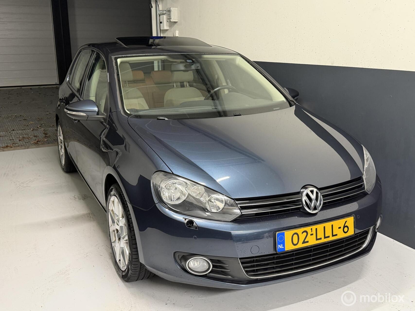 Volkswagen Golf 2.0 TDI Highline Schuifdak! 2010 - voorkant