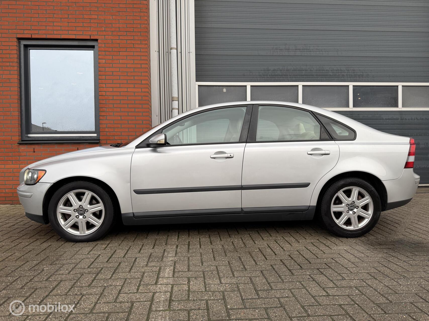 Volvo S 40 2.4 Geartr.  Exclusive - leder - xenon 2004 - voorkant