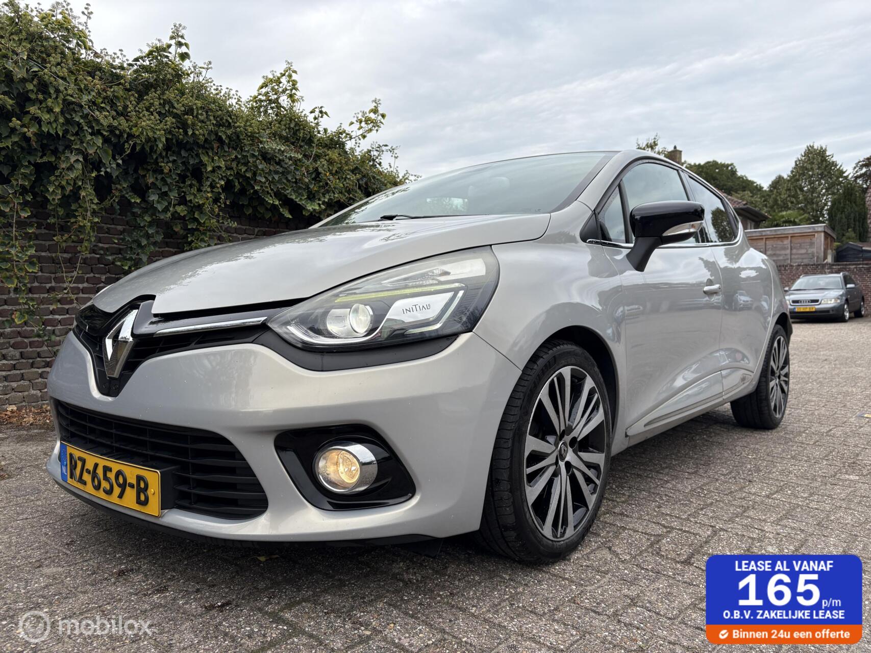 Renault Clio 1.2 TCe Initiale  Lederen bekleding / Navigatie 2016 - voorkant