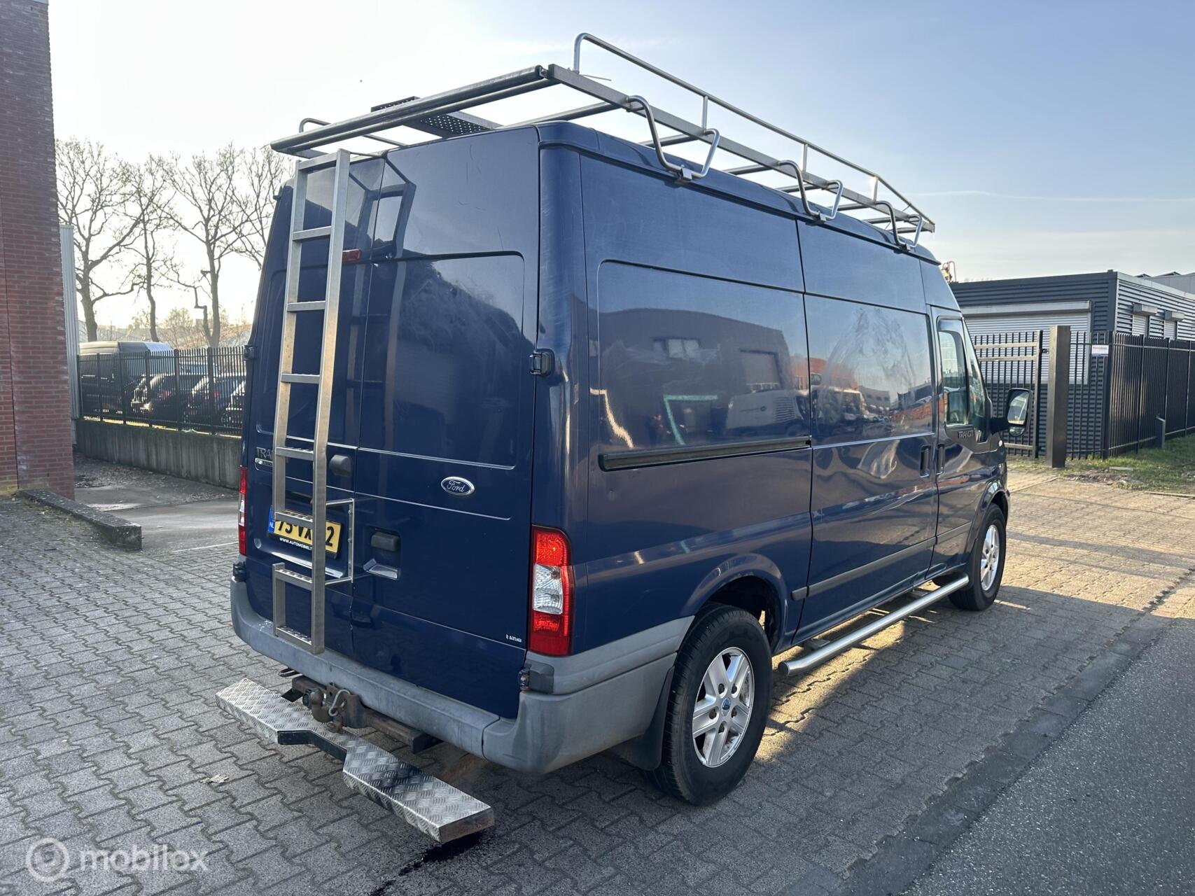 Foto van Ford Transit 350m Van 200 4.10