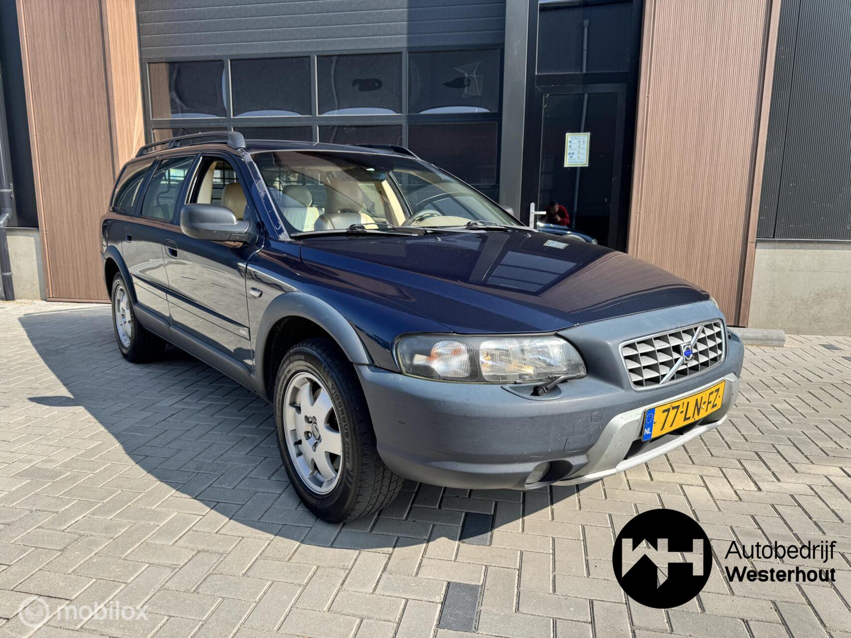 Volvo V70 2.5 T AWD Geartronic Comfort Line AUTOMAAT LEDER TREKHAAK 2003 - voorkant