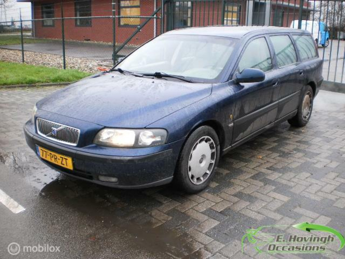 Volvo V70 2.4 D5 Geartronic AUTOMAAT met schade 2003 - voorkant