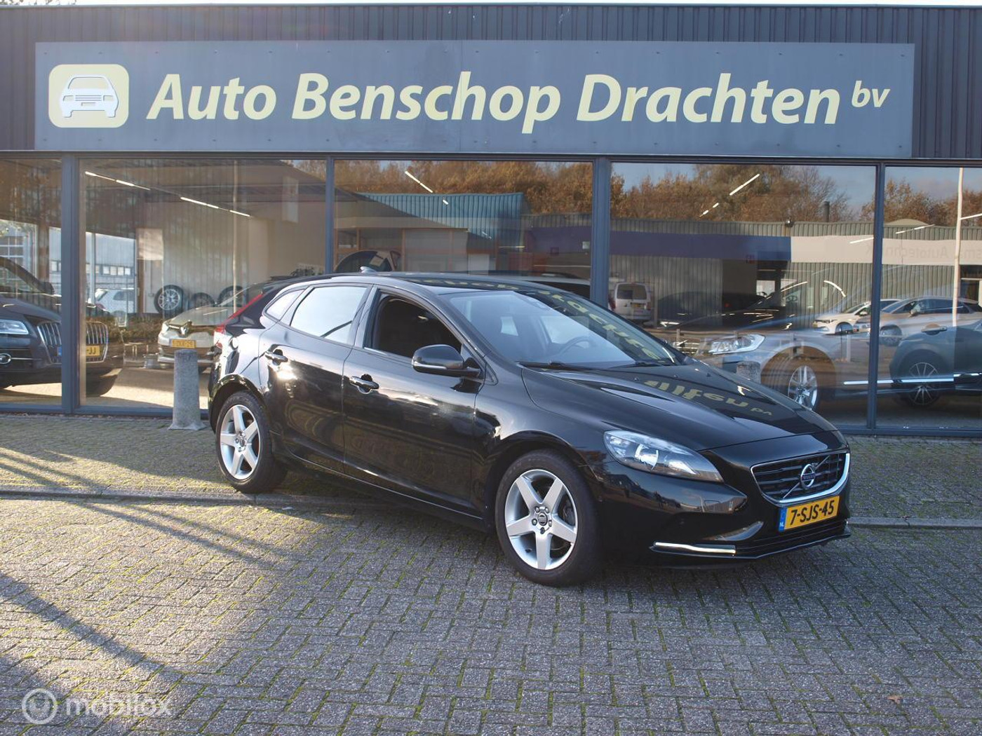Volvo V40 T3 150pk Momentum 2013 - voorkant