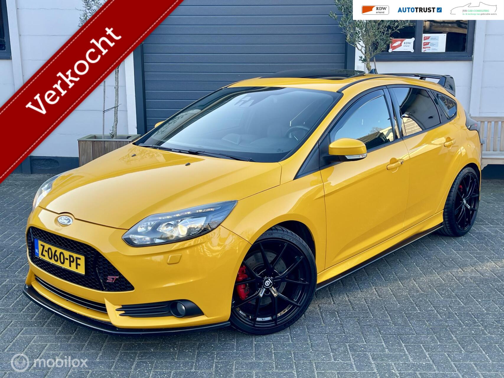 Ford Focus 2.0T 250pk ST-3|RIJKLAAR|MAXTON|LEER|SCHUIFDAK! 2014 - voorkant