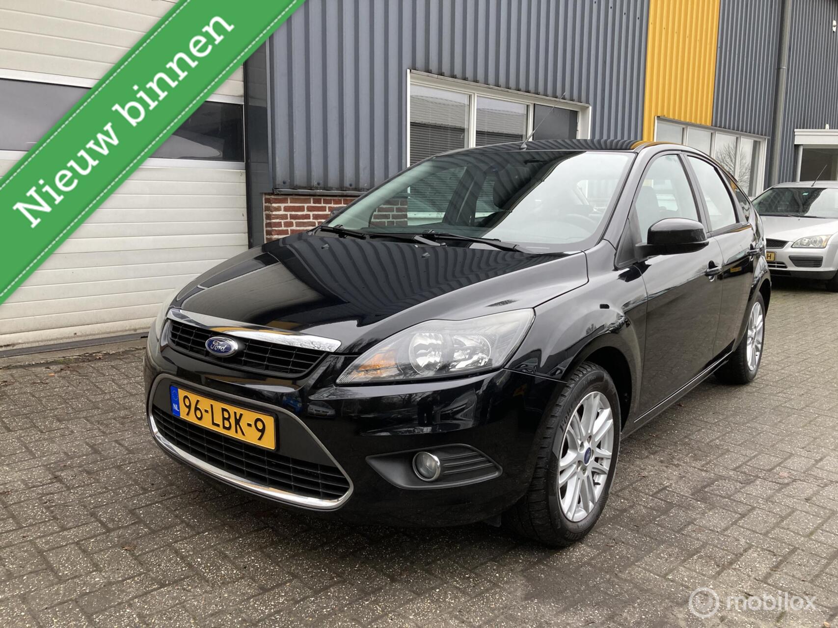 Ford Focus 1.6 Titanium AUTOMAAT! 2010 - voorkant