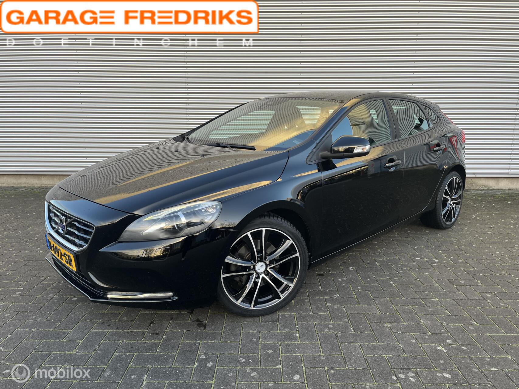 Volvo V40 1.6 T2 | Airco | Parkeersensoren | 2014 - voorkant