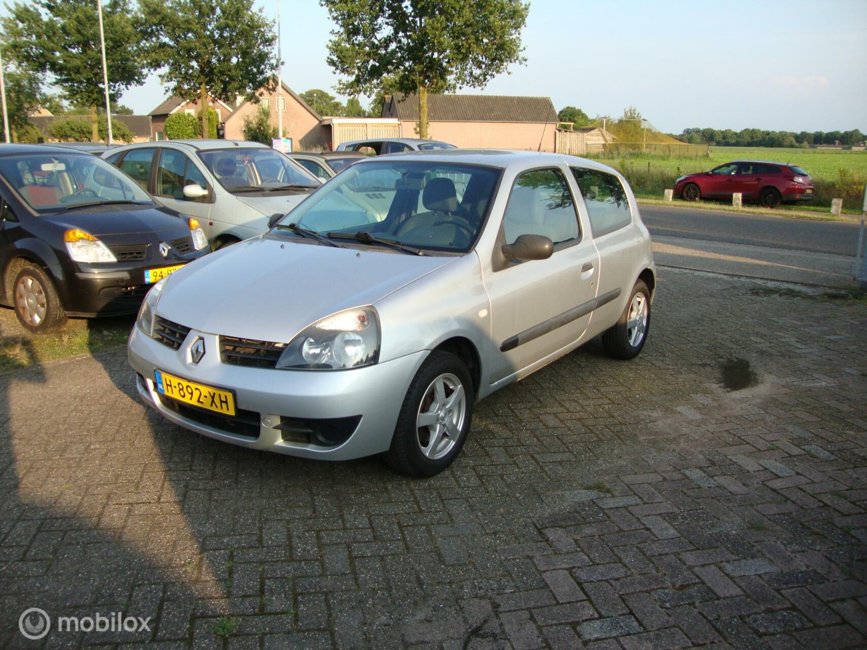 Renault Clio 1.2 Campus Accès 2009 - voorkant