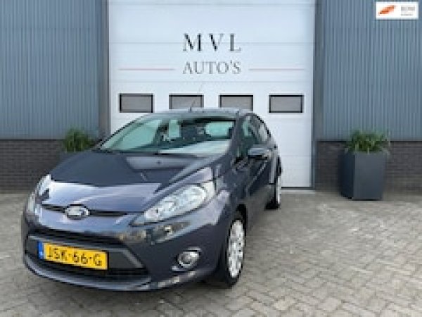 Ford Fiesta 1.4 Titanium 2012 - voorkant