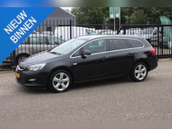 Opel Astra 1.4 Turbo Berlin 2013 - voorkant