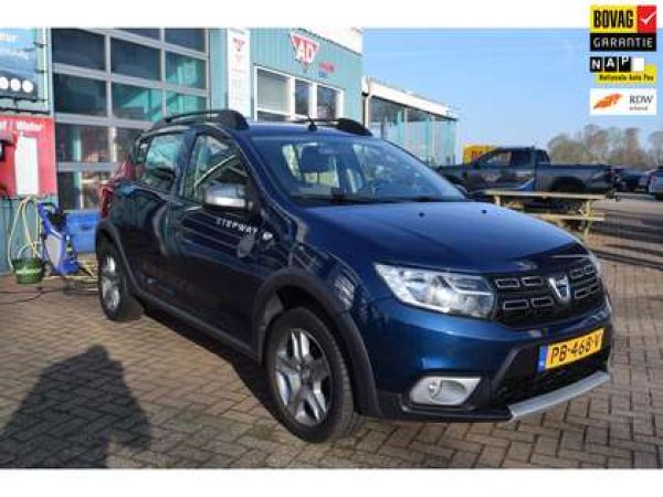 Dacia Sandero 0.9 TCe Stepway Laureate 2017 - voorkant